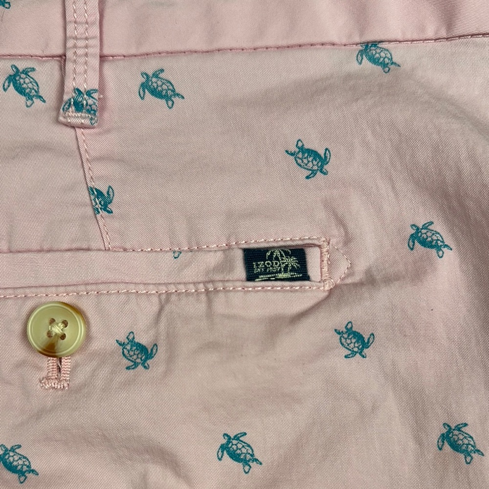 Izod Pink Flat Front Shorts with Elegant Pattern - Picture 5 of 5